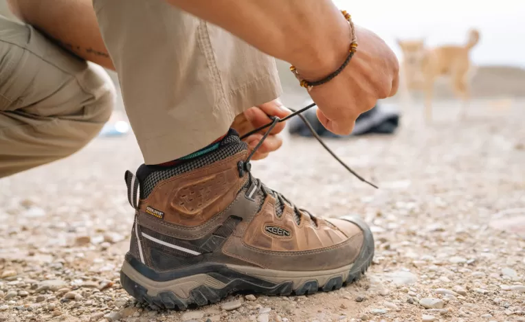 KEEN Leather | Boots | Men's Targhee III Waterproof Mid   |  Bungee Cord/Black